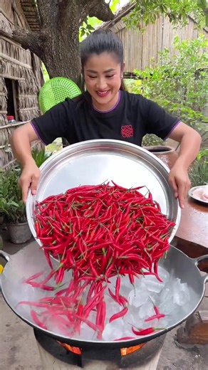 Cook and Eat Yummy pork skin, Red chili cooking Pork skin recipe #tiktokfood #cookies #foodtiktok #foodlover #cooking
