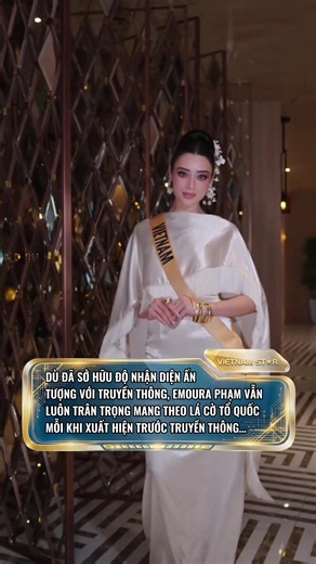 Dù đã sở hữu độ nhận diện ấn tượng với truyền thông, Emoura Phạm vẫn luôn trân trọng mang theo lá cờ Tổ quốc mỗi khi xuất hiện. #EmouraPham #MissGrandVietNam #MissGrandInternational #Lollipop_VNteam #VietNamStar