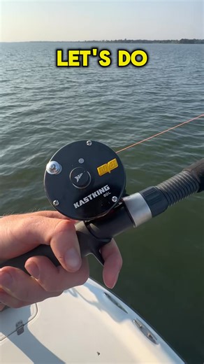 Ever fish with a cannon ball? Trolling with the KastKing Rover and Captain Omar 📹@Hunterdubs.fwtx #KastKing #fishingvideos #trollingreel #roundreel #baitcaster #trolling #fishing | KastKing