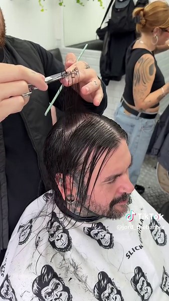 Transform Your Look with a Stylish Mullet