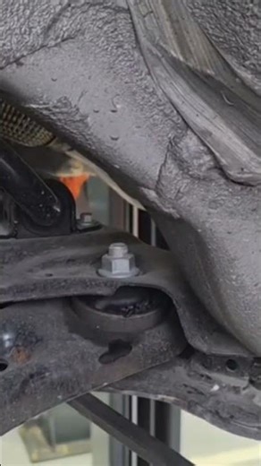 How to test for suspension noise. Damaged control arm. #automotivemechanics #breakdown #noise #su...