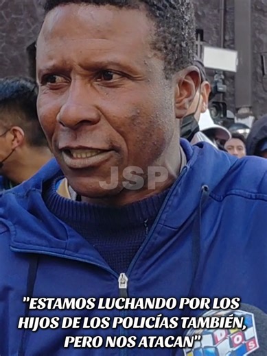 Maestros Rurales denuncian la represión policial, argumentando que la lucha que ellos ejercen es también por la policía y por sus hijos, denuncian haber sido atacados tras haber hecho una marcha pacífica. #elalto #fyp #lapaz_bolivia🇧🇴 #bolivia #cob