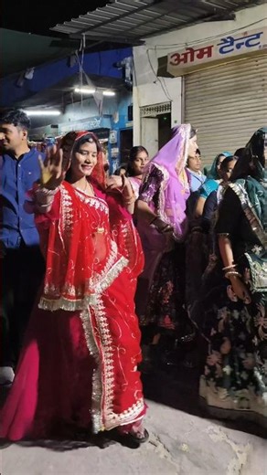 #पीलो लुगडो इंग्लिश ठुमकों 🔥🔥#dance #डीजे डांस# viral trending song