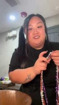 Spent $5 for my earrings and necklaces instead of $50 on a halloween costome #saving #budgeti