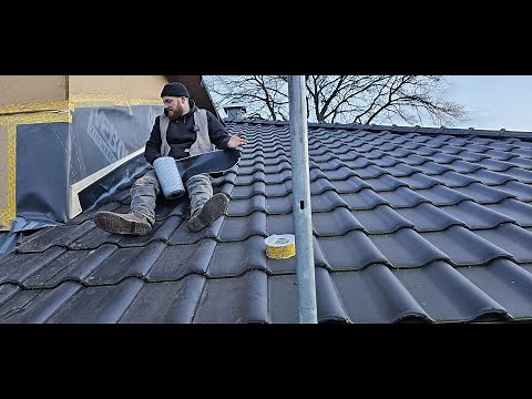 Dach arbeiten | Wakaflex anbringen und Dachpfannen zuschneiden