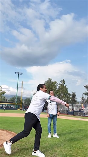 1.5M views · 85K reactions | ⚫️"Una cosa bien hecha, una cosa de calidad"來女. Así fue la visita de Juve 3D Studio a La Fortaleza. Nos vemos en la remodelación ️. | Bravos de León | Facebook