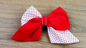 How to make a bow hair clip. #BowHairClip #DIYHairAccessories #HandmadeHairClip #FabricBow #EasyCrafts | Nurgül İle El Sanatları