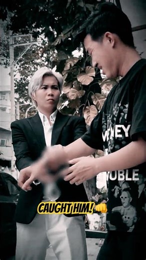 TH | Thief Snatched Her Bag!😡Instant Justice[TRACYHERO]#kindperson #respect #help #trending#shorts