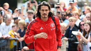 Edinson Cavani's Reaction When Fan Shouted ‘Man Utd’ Speaks Volumes
