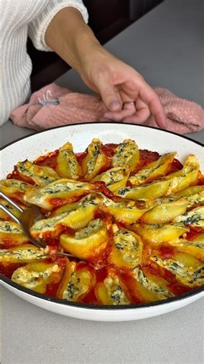 Creamy Cheesy Stuffed Shells Recipe 😍