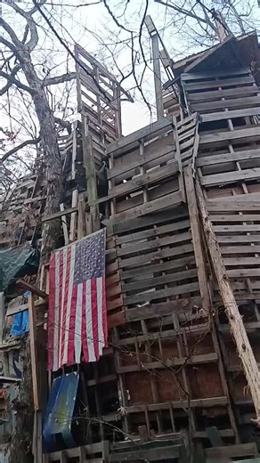 Exploring the Palleth House Treehouse in Arkansas