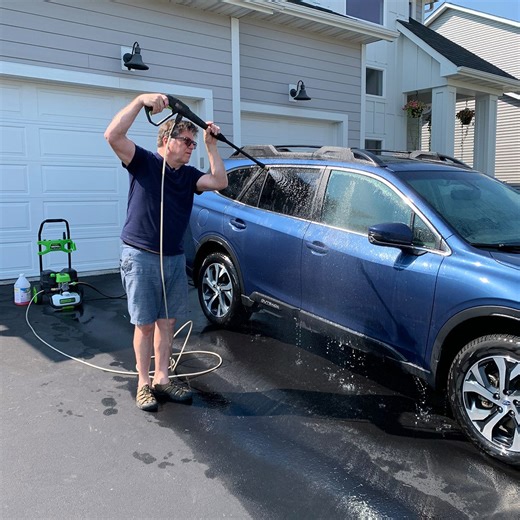 A full guide to pressure washing your car