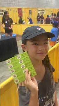 Nini Explores the Okinawan Festival in Honolulu! 🌺🇯🇵 | NKNS News