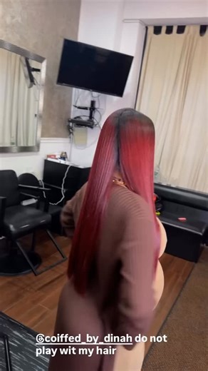 Cardi B shows off her natural hair! She looks amazing. 😍 Hair laid by: @coiffed_by_dinah | Updatescardi