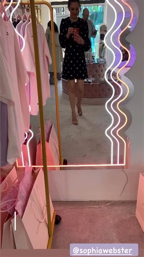 👠👡🔥🔥🔥 #lauratobin
