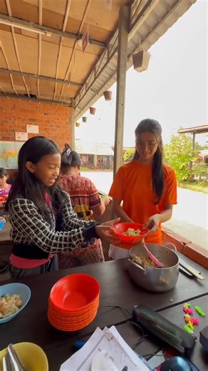 Aiko 愛光 on Instagram: "Thank you 2025, for a new kind of love 🧡 @feedingdreamscambodia"