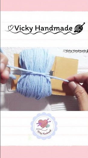Super Easy Way To Make a Yarn Pompom / Crochet Tutorial