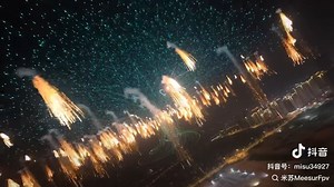 1M views · 4.4K reactions | Amazing show! Nearly 16,000 drones were used in this performance, setting a Guinness World Record for "the most drones launched simultaneously by a single computer in the world." #ChinaTech | XuQinduo | Facebook