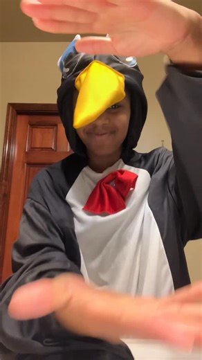 AprilJoy on Instagram: "🤲🏾👋🏾👐🏾🫱🏾🫶🏾✋🏾🫴🏾🖐🏾🫸🏾🫷🏾🙌🏾🖖🏾🫳🏾🫲🏾🤚🏾 Dc: Me 🖐🏾👩🏾‍🦱 #transition #sisteract #dance #funny #heelclick #dancing #handcheck"