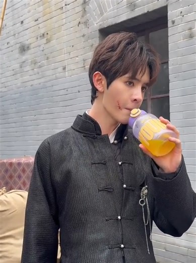 Baby Lin Yan with the sippy bottle 🍼🤏🏻😆 #jamessu #jamessupamongkon #gaojames #chinesebromance #短剧裂焰