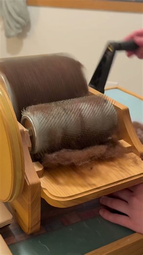 Don’t forget to drop How to Use a Drum Carder Tips in the comments! #fiberart