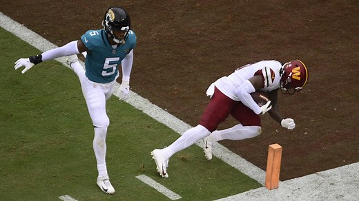 Wentz pinpoints Samuel for pylon-reach TD catch