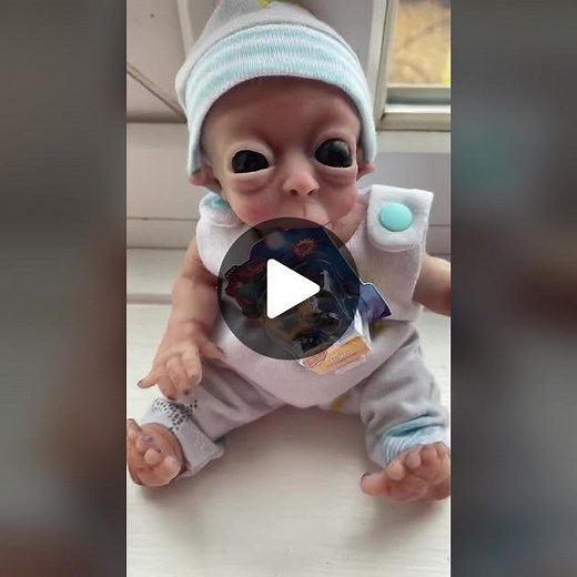 Macs Truck #truck #monstertruck #yellow #hotwheels #macandme #donttouchmytruck #alien #peculiarpodlings #siliconealien #toys #minibrands