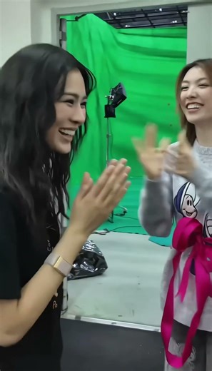 Orm literally tied a ribbon around herself and presented herself as the gift to Ling😭That tight hug😭