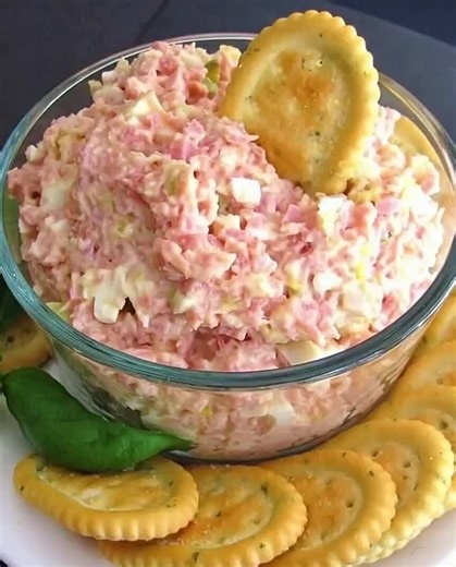 My husband requested that I prepare this dish, which was previously unknown to me. I sourced a recipe and attempted to recreate it, resulting in a truly flavorful outcome. We will undoubtedly be adding this to our repertoire. Recipe in 💬 ⬇️ | Betty’s Country Cooking