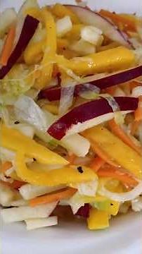 "Surprise your palate with this delicious lettuce, mango, and apple salad" 🥭💖