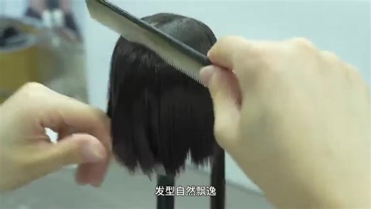 FG Studio 1:3比例 FG004 戰鬥女孩 全矽膠可動人偶 ✪優惠價請私訊✪ 售價:22000元 訂金:7000元 運費:300元 預購截止:2025年6月22日 預計發貨:2025年第四季 注意:海外版有生理細節/預定贈送紅色旗袍 👇👇腦蟾LINE👇👇 https://lin.ee/rTjaei6 👇👇露天拍賣👇👇 https://reurl.cc/gRqgVz 👇👇Instagram👇👇 https://www.instagram.com/toad.brain.toys/ 工藝全面升級： ① 工藝全面升級：資深女雕藝術設計師 Mr. Zhou，透過實體打版監督認為 004 仍有提升空間，為確保更精良的品質，決定對工藝全面升級！ ② 頭身連接處關節和螺桿升級：往期產品頭部轉動無法帶動軀幹，導致頭脖有脫節感，004 決定優化脖子處關節和螺桿，使頭部轉動能帶動軀幹一起轉動，整體活動性更自然美觀！ ③ 胸部比例優化：在拍攝監修過程中，Mr. Zhou 發現胸部位置比例有問題，決定調整胸部的位置比例，使其身體比例更自然協調！ ④ 對手腳趾、膝蓋和膝蓋窩、手腳