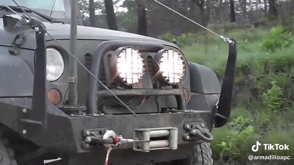 Vehículo Táctico Blindado Jeep J8 del Ejército de Guatemala