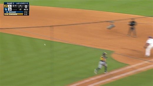 1.3M views · 24K reactions | MOOKIE BETTS 勞 WHAT A PLAY! | MLB | Facebook