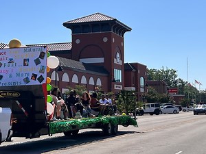 20 reactions | The City of Jacksonville honors the spirit of Juneteenth and together as One Community commemorates the emancipation of enslaved African Americans. Video from the Juneteenth Parade in Jacksonville NC, held on June 18 in Downtown Jacksonville beginning at Jacksonville City Hall and the Freedom Fountain on New Bridge Street. | Jacksonville North Carolina Government | Facebook