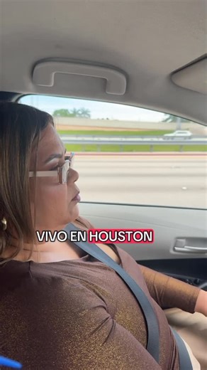 Estrellita La Calderin/Creadora de Contenido on Instagram: "🚗✨ Con @miamirental100 rentar un carro es fácil, rápido y sin complicaciones. 📍 Te recogen en el aeropuerto, 📑 Llegas a la oficina con tu contrato ya listo, ✍️ Solo firmas… ¡y sales manejando! Tu experiencia en Miami comienza al volante 😎🌴 @miamirentals100"