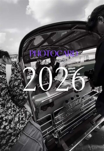 Photo Card Set 2026 “Lost in Bangkok” 🇹🇭 คอลเลคชั่นพิเศษรุ่นของสะสมปีนี้ เปิดพรีออเดอร์แล้ววันนี้ 💜 ราคา 459 บาท / 24 ใบ พิเศษ ทุก ๆ 100 กล่อง สุ่ม 1 กล่องมีลายเซ็นนักกีฬาทุกคน ใครรอสะสมรุ่นนี้อยู่ บอกเลยว่าห้ามพลาด ! #bangsaenfightclub #บางแสนไฟท์คลับ🥊@Raja Boxing @SARIN LADY