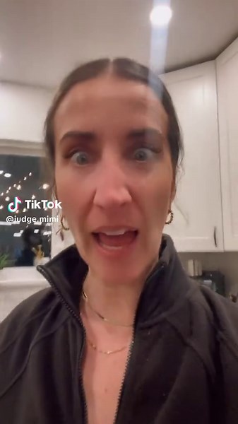 Cheerleading Dismounts: Level 7 Pyramid Stunt Analysis