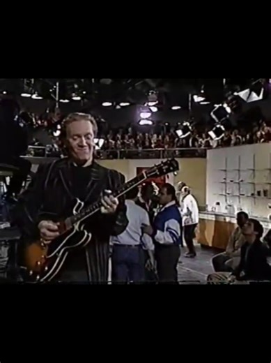 Replying to @veteransforphish s18e19 5/8/93 Host Christina Applegate #snl #saturdaynightlive #snlclassic