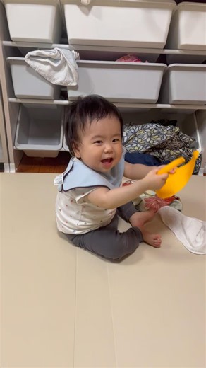 【1歳2ヶ月9日】 帽子が嫌みたいです😂 #生後14ヶ月 #赤ちゃんのいる生活 #日常生活 #baby #乳児 #1歳2ヶ月 #1歳 #子育てに関して #baby