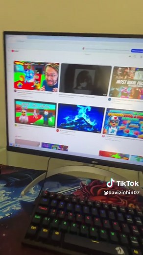 Mudei o fundo do meu PC com wallpaper do YouTube