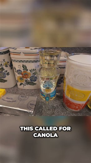 Easy Cream Cheese Crumble Recipe: Moist & Delicious! #shorts