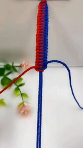 Instructions for knitting 2-color blue and red bracelets #DIY #diycrafts #crafts | Craft 1 Minute