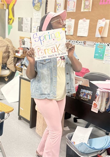 🌸🌺🌻SPRING BREAK is officially here🌷🪷🪻🌞 Drop in the comments below 👇🏾 what you doing…. #teachersoftiktok #vibes #springbreak #fyp #spongebobsquarepants
