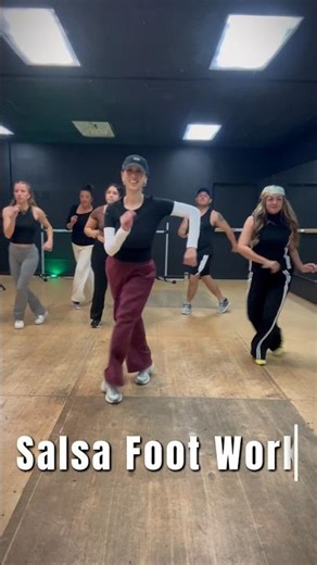 Check out these 8 salsa footwork variations 💃🏽