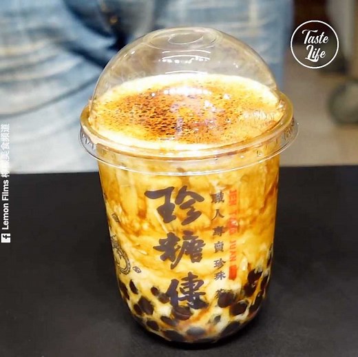 Watch how the boba drink is made in Taiwan 👋 Credit: Lemon Films 檸檬美食頻道 - https://www.facebook.com/Lemon-Films-檸檬美食頻道-109703730847635 Watch original video by Lemon Films 檸檬美食頻道 - https://www.youtube.com/watch?v=3FS00GKrv9A | Taste Life