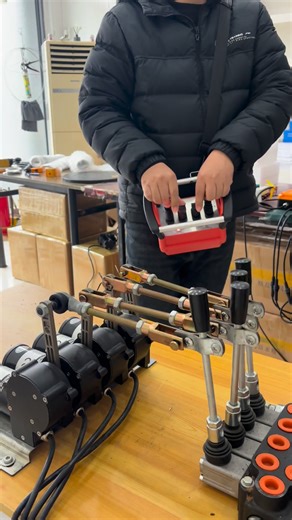 4-way crane wireless remote control，Crane wireless proportional valve remote control factory,12v24vWireless proportional remote controller of crane,Elevate control with crane remote control! Experience precision and safety at your fingertips，Manual operation and remote control 500 meters The manufacturer of crane wireless remote control supports customization, preferential price and guaranteed quality, and sincerely invites agents from all over the world.#crane #cranetruck #cranes #craneoperator