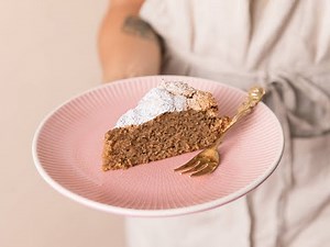 3 ingredient Calabrian walnut cake