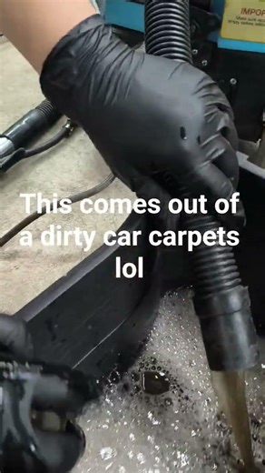 extracting action. #mytee #autodetail #autodetailing #vaccum #shampoo