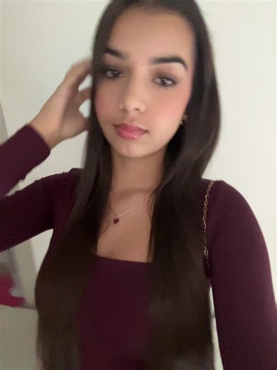 Ayliva's Energetic Concert Performance in Bosnia