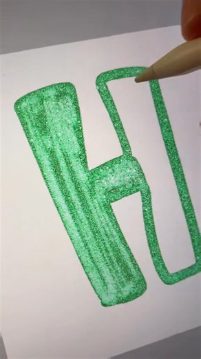 Drawing a lower and upper case H with my dreamy glitter brush in procreate 💚✨ | Alicia Ray Art